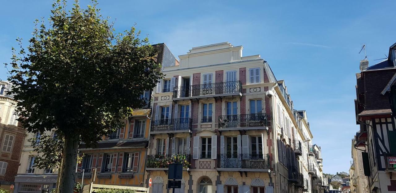 Duplex 50 M2 Au Pied Des Planches Apartment Trouville-sur-Mer Exterior photo